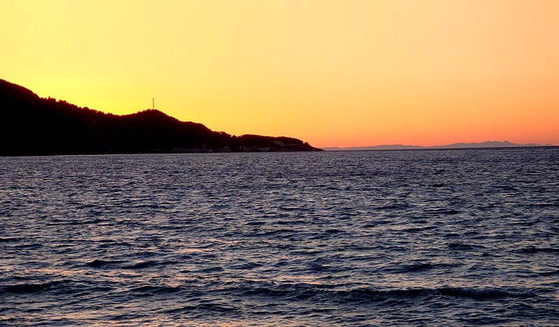 SAMOS-SUNSET-013222842